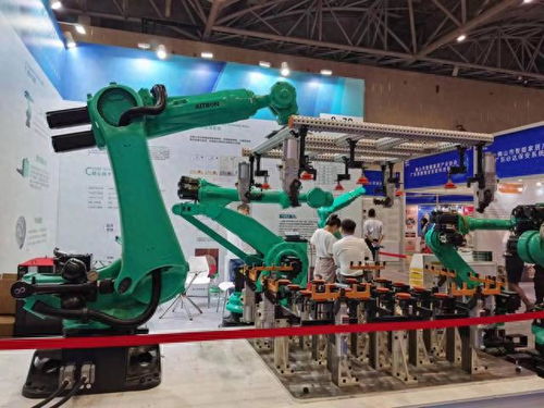 廣州中小企業(yè)搶占工業(yè)機器人賽道，新上榜“小巨人”增幅超100%